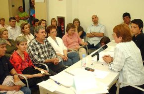 Els veïns del Port també es mostren en desacord per la implantació de les zones blaves