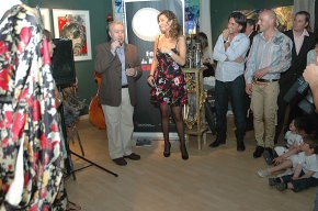 Es presenta en públic la guia de butxaca "Cambrils in your hands"
