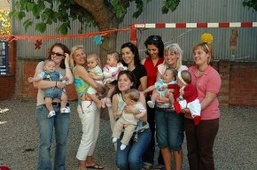 L'Espai del Menut "Saltirons" posa el punt i final al curs 2007-2008 i es consolida com un servei d'atenció a les famílies
