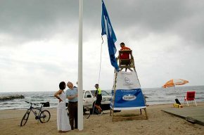 La platja del Cavet obté per primera vegada la distinció de la bandera blava