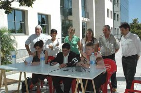 "Si no sap estar a l'alçada del seu càrrec vagi-sen d'una vegada i retorni la tranquil·litat i les bones maneres a l'Ajuntament"