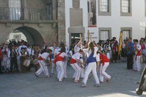 El Ball de Bastons de Cambrils pica a Portugal 