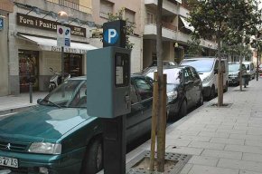 Es posen en funcionament els parquímetres als carrers de Pere III i de Jacint Verdaguer