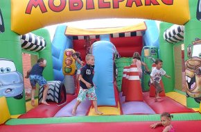 Els veïns del Molí de la Torre consoliden el seu sopar popular