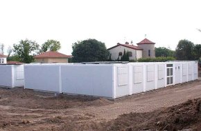 Les noves instal·lacions provisionals del CEIP La Bòbila gairebé a punt per acollir el nou curs escolar
