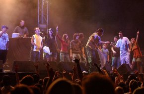 La Excepción i Orishas porten el hip hop i els ritmes cubans al Cambrirock