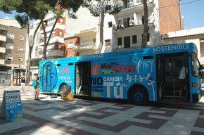 La campanya "Climabús: no cambies el clima cambia tú" arriba a Cambrils