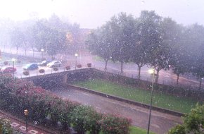 La intensa tempesta d'ahir a la nit provoca inundacions a diferents indrets de Cambrils