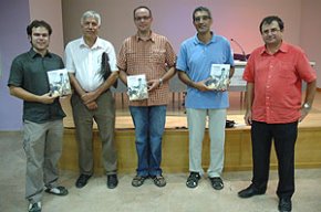 Es presenta "Mireu com passen tocant els bastons" el llibre dedicat a l'estudi del ball de bastons de Cambrils
