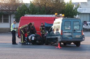 Un accident a l'N-340 entre un cotxe i una moto se salda amb un ferit