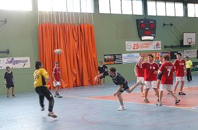 El Club Handbol Cambrils fa un bon paper en el VII Memorial Vicenç Andreu