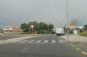 S'inicien les obres de construcció d'unes plataformes reductores de la velocitat al vial del Cavet