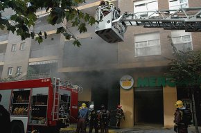 ÚLTIMA HORA: Es produeix un incendi al supermercat Mercadona de la Parellada 