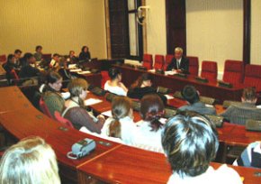 Alumnes de quart dESO del col·legi Cardenal Vidal i Barraquer participaran en un ple del Parlament de Catalunya