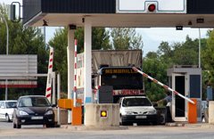 El ple reclama de nou la gratuïtat de lautopista
