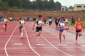 Els equips S-14 masculí i S-18 femení del Club Atletisme Cambrils guanyen la VI Trobada de tardor de clubs