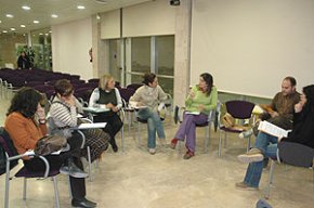 Una xerrada dins del programa de l'Escola de Pares i Mares debat la coeducació a les escoles i a les famílies 