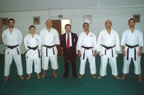 Els karatekes cambrilencs Manuel Esteruelas, Vicente Carrión i Antonio Bautista superen l'examen de graus del club