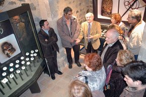 L'exposició "Agulles i didals" conté 140 peces que es poden visitar a la Torre de l'Ermita