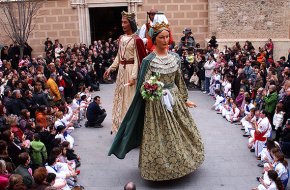 La missa major i l'actuació dels grups tradicionals centren els actes de la Festa Major de la Puríssima