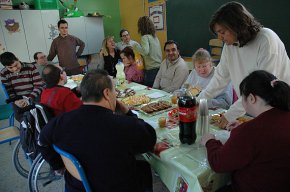 Els membres del Gripau Blau celebren la seva festa de Nadal 