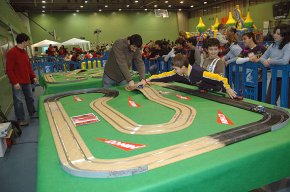 El seguici festiu cambrilenc és el gran protagonista del 14è Parc Infantil de Nadal de Cambrils