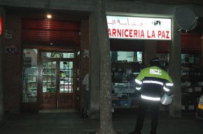 La Policia Local inspecciona els dos comerços islàmics que hi ha prop de l'Ermita 