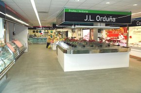 Els paradistes del Mercat de la Platja es plantegen la possibilitat de tancar si no milloren les seves vendes