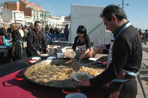 Les 2.000 racions de fideus amb galeres clouen les cinquenes Jornades de la Galera i la cuina mediterrània