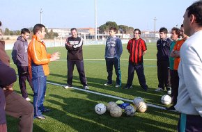 La Federació Catalana de Futbol forma a Cambrils 20 nous entrenadors de futbol base