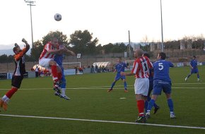 Bons resultats pels equips cambrilencs, amb victòries pel FC Cambrils, el Vilafortuny, el Mediterrani i en bàsquet i handbol