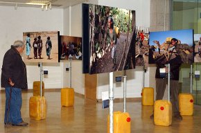 L'exposició fotogràfica "Dones d'aigua" de Tomàs Abella plasma la realitat social de les dones etíops i l'accés a l'aigua