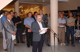 Èxit de públic a la inauguració de lexposició dels cinquanta anys de la Revista Cambrils