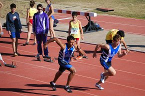 L'atleta cambrilenc John Reales guanya la prova dels 110 metres tanques en la 6a jornada de la Lliga catalana de promoció 