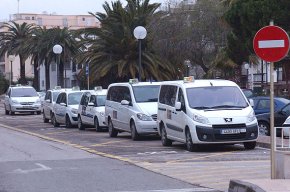 Els taxistes de Cambrils, Salou i Vila-seca acorden la creació d'una àrea de treball conjunta 