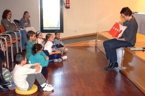 El cicle de contes de la Biblioteca Municipal "Les etapes de la vida" acosta l'adolescència als més petits