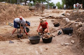 El camp de treball de recerca arqueològica de la Llosa acull una cinquantena de joves voluntaris