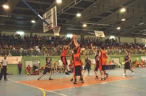 Punt i final a la sisena edició del torneig TGN Bàsquet - Cambrils 2009 amb la disputa de les finals al Palau d'Esports