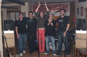 El grup cambrilenc Toquem Fusta inicien la seva gira 2009 amb un concert a Barcelona