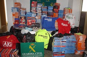 La Guàrdia Civil de Cambrils deté a Salou vuit persones per delictes contra la propietat industrial