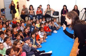 Alumnes de P5 gaudeixen d'una original sessió de contes i cançons a l'Escola de Música