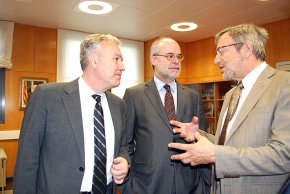 El conseller Antoni Castells es reuneix amb els agents econòmics de Cambrils per conèixer les seves inquietuds