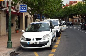 L'associació Ràdio-Taxi Cambrils ofereix vuit excursions turístiques a diferents indrets de Catalunya