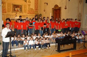Multitudinari concert dels alumnes de l'Escola Municipal de Música a l'Ermita de la Mare de Déu del Camí 