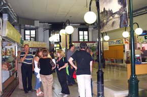 L'art torna a sortir als aparadors comercials amb la sisena edició de l'Art als Aparadors