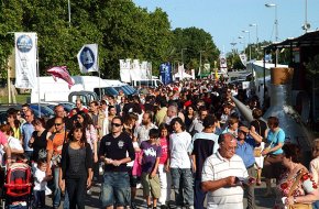 El mercat medieval, els expositors i les atraccions tornen un any més per omplir Cambrils de Fira
