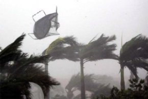 Quatre cambrilencs expliquen com van viure el pas de lhuracà Wilma per Cancun
