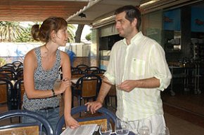 L'Àrea de Medi Ambient engega una campanya informativa sobre la recollida del cartró comercial