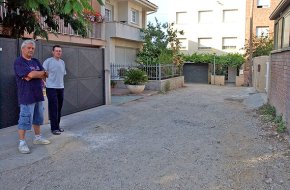 Els passatges 9 i 10 del Nou Cambrils continuen sense asfaltar tot i les repetides queixes veïnals