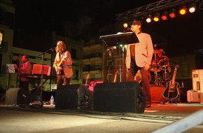 La música dels 60 protagonitza el primer ball de la Festa Major de Sant Pere